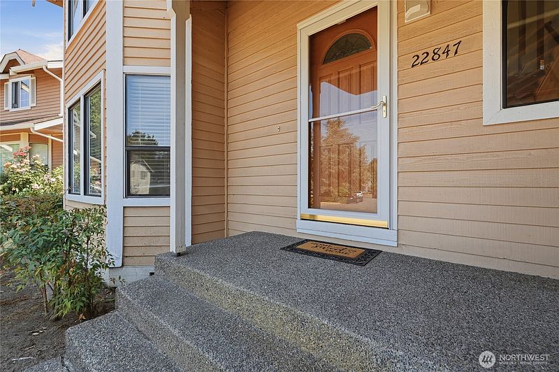 3rd image of 22847 103rd Avenue SE