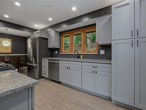 4th image of 690 Pearce Mill Rd