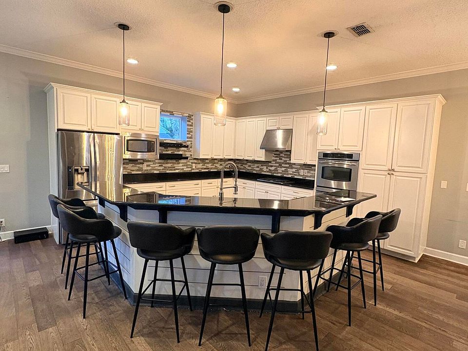 2nd image of 3940 GRANDE Boulevard