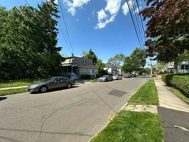 219 S Orchard St — Photo 12