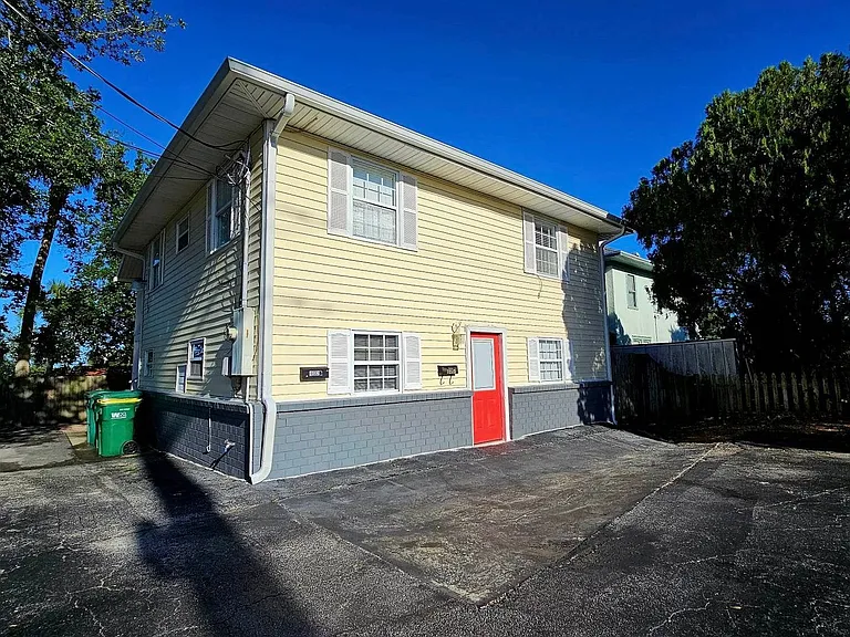 802 Forrest Ave #B — Photo 1