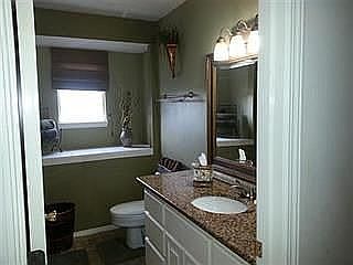 5th image of 2273 Greenbrier Dr