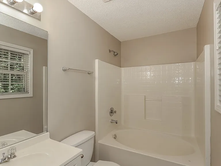 2150 Ivy Ln — Photo 12