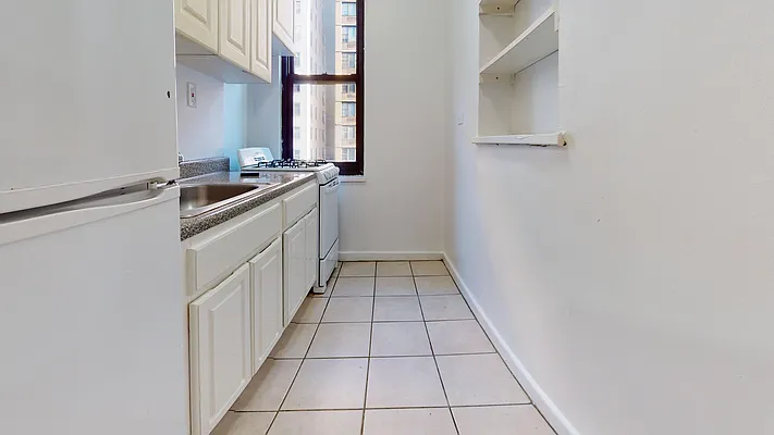 Rented by Bond New York | media 2