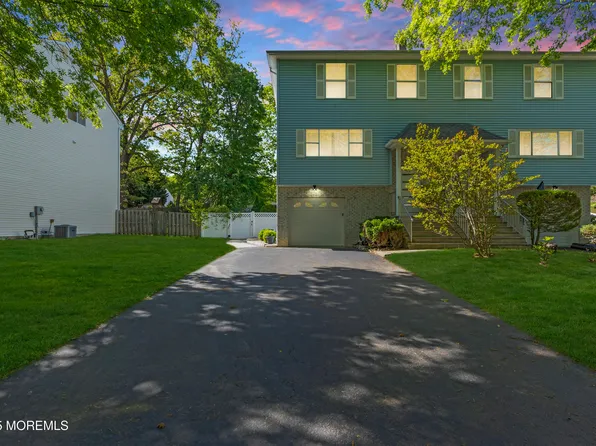 31 Dortmunder Drive, Manalapan, NJ 07726