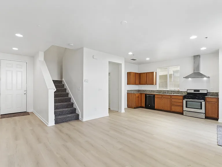 8897 Robbins Rd — Photo 15