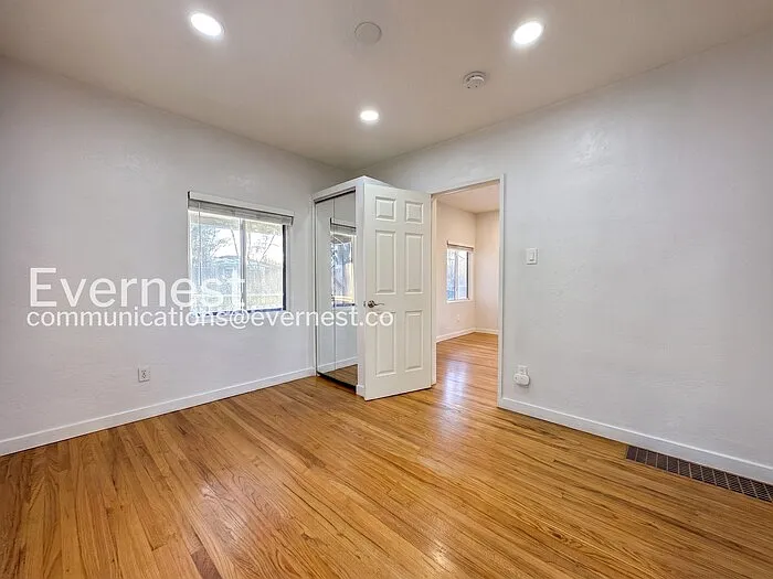 2375 S Lincoln St — Photo 8