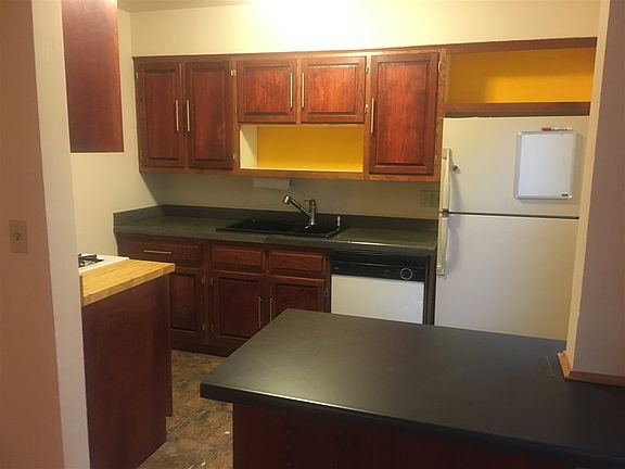 5th image of 1620 Macarthur Dr