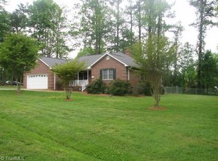 882 Holly Grove Dr, Randleman, NC 27317