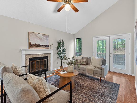 4th image of 106 Lantern Way