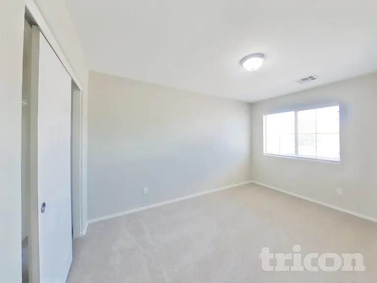 34113 N Alison Dr — Photo 12