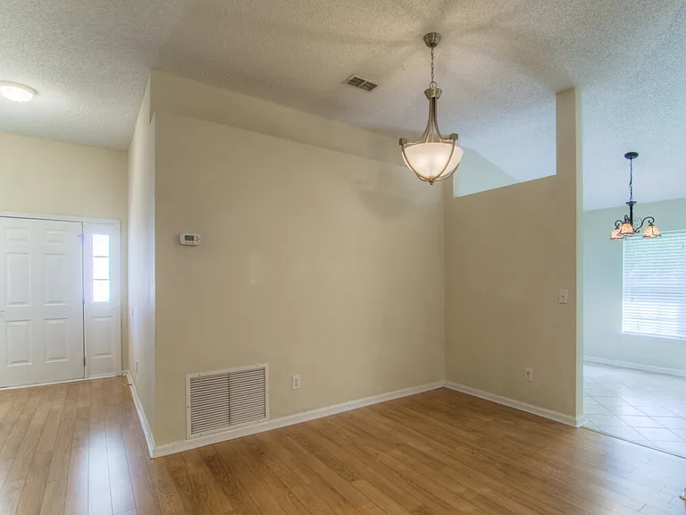 1588 Glen View St — Photo 2