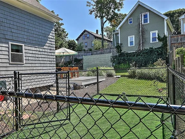 25 Tecumseh St — Photo 36