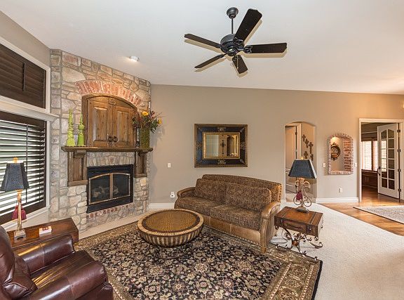 5th image of 1409 W Chaumont Cir