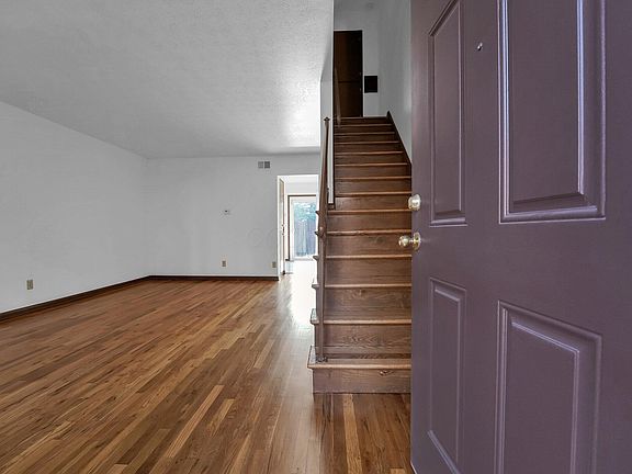 3rd image of 1761 Willoway Cir N