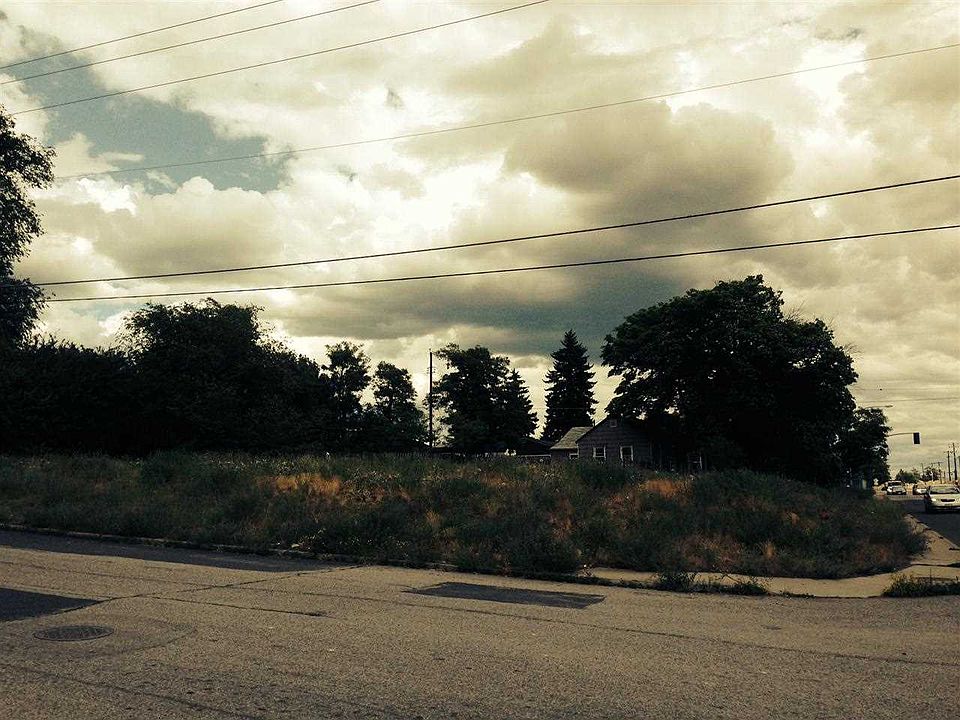 2nd image of 811 E North Foothills Dr