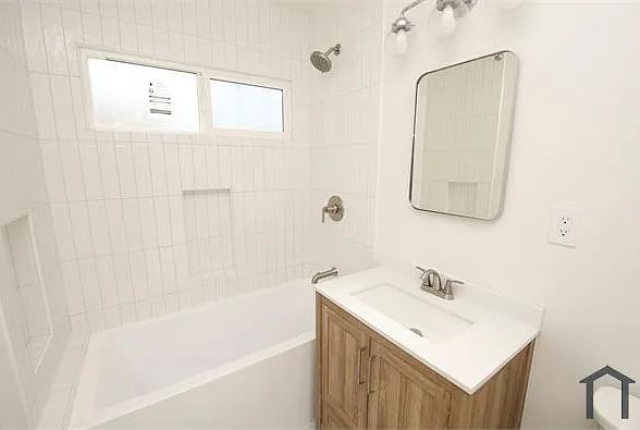 14115 Gilmore St #6 — Photo 7