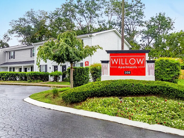 Willow Apartments — Photo 9
