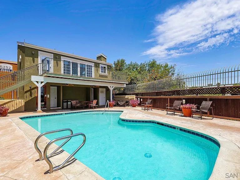 5404 Balboa Arms Dr — Photo 11