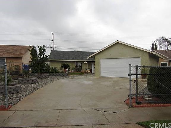 3rd image of 25376 Filaree Ave
