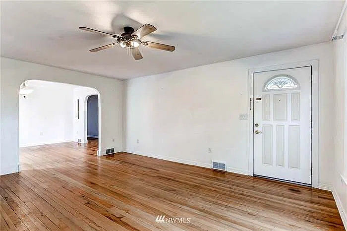 4 bed, 2083 sqft, $2,800 — Photo 3