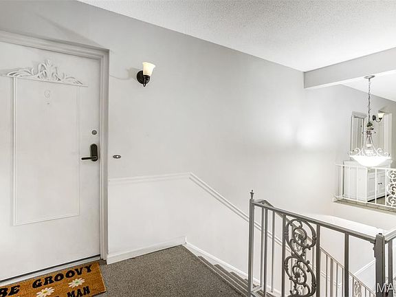 3rd image of 4347 Chateau De Ville Dr APT G