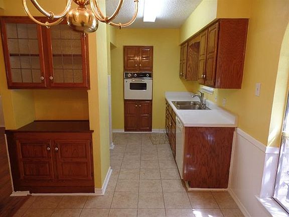 5th image of 3809 Bremerton St