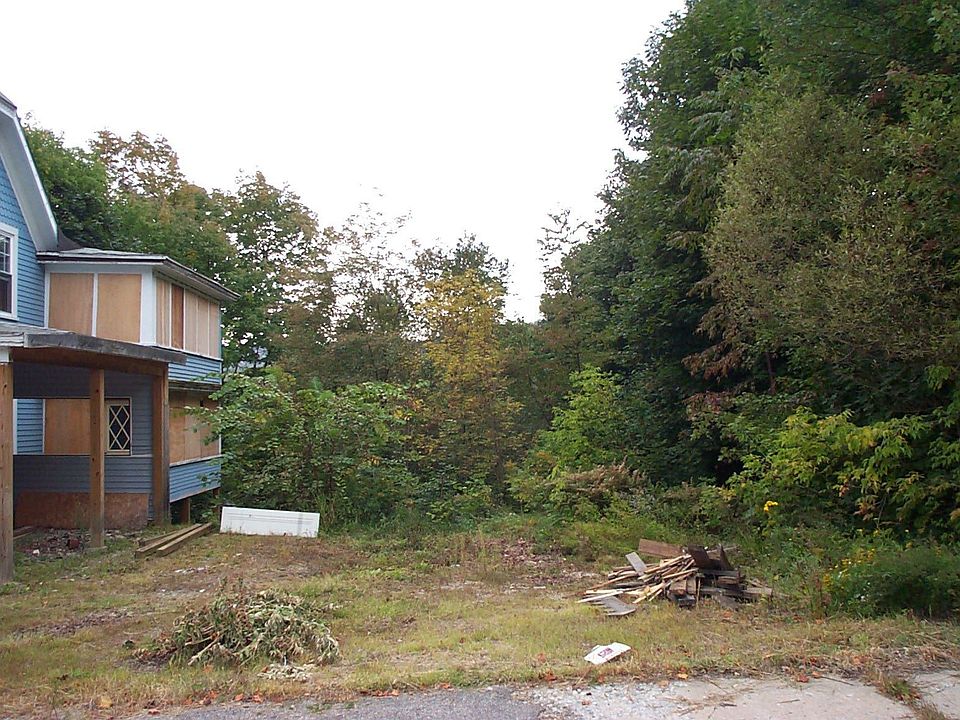 2nd image of 127 Prospect St