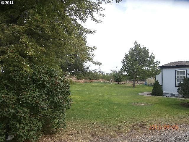 2nd image of 1422 NE Garden Ln