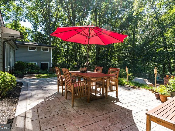 5th image of 107 Windsor Cir