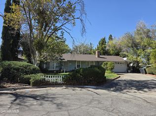 38751 Desert View Dr, Palmdale, CA 93551