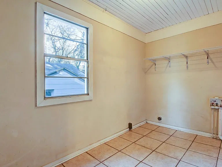 1318 SE 36th St — Photo 13