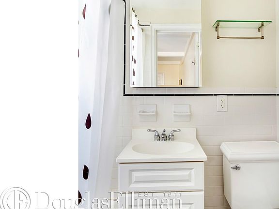 4th image of 850 Amsterdam Ave APT 11B