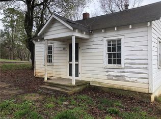 261 Sycamore St, Lexington, NC 27295