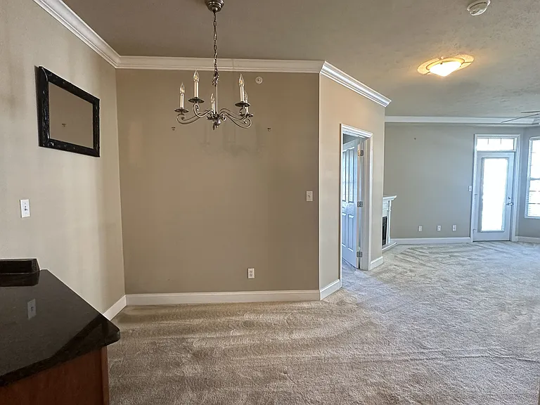 2537 Suncrest Vlg — Photo 4