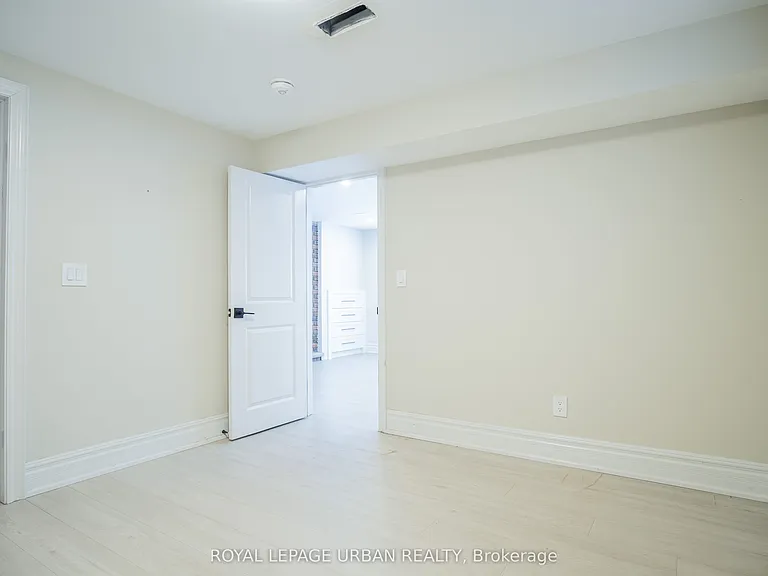 9 Page Ave — Photo 31