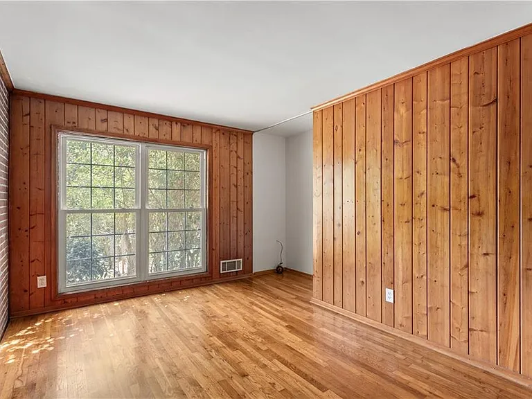 2866 Highland Dr SE — Photo 19