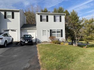34 Aspen Ct, Fishkill, NY 12524