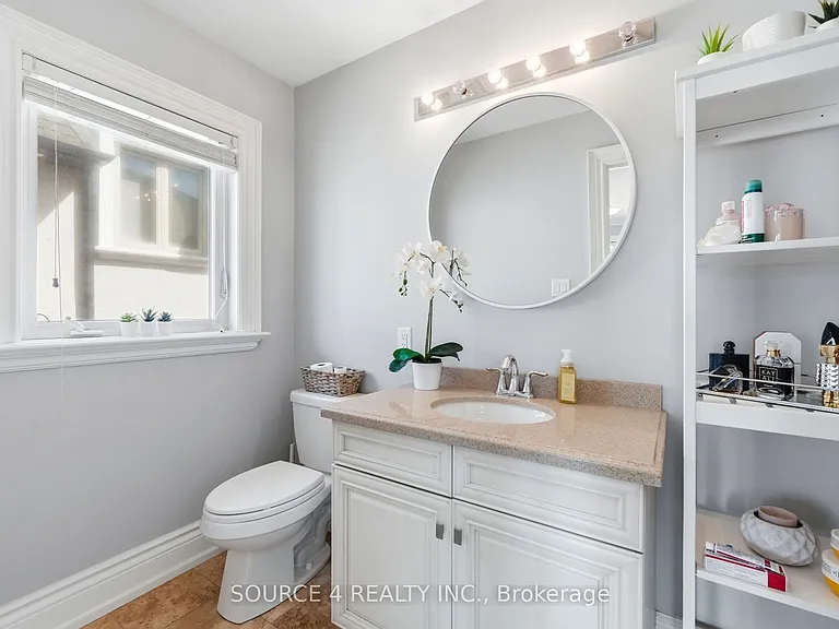 39 Amesbury Dr — Photo 32