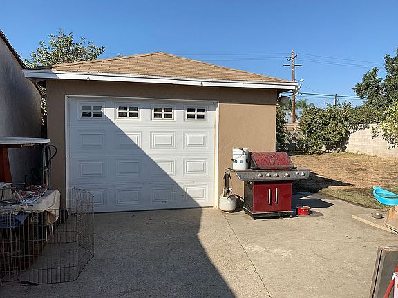 4th image of 15417 Thornlake Ave