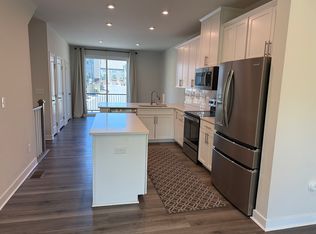 948 Broad River Ln, Charlotte, NC 28211