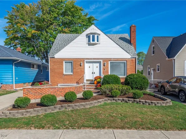 8206 Newport Ave, Parma, OH 44129