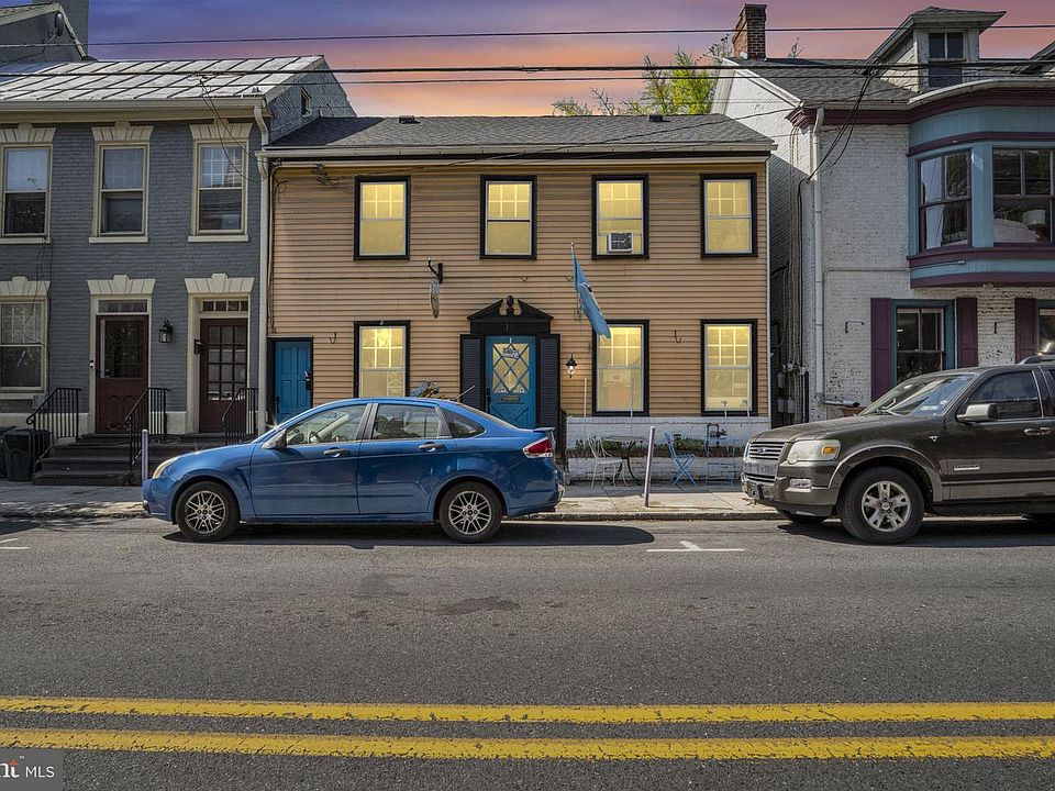1st image of 10 W Pomfret St
