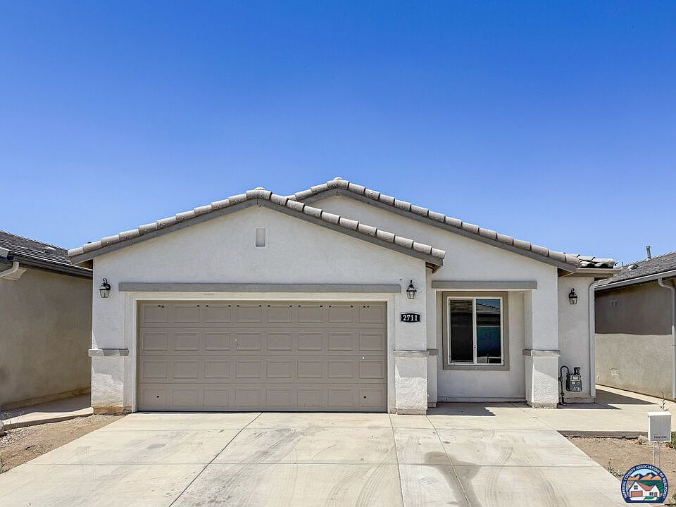 1st image of 2711 Meadowbrook Dr