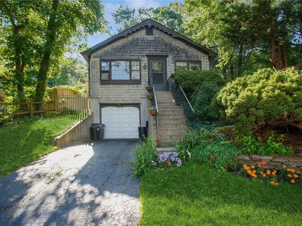 6 Medford Road, Sound Beach, NY 11789