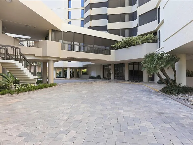 4551 Gulf Shore Blvd N #1500 — Photo 41