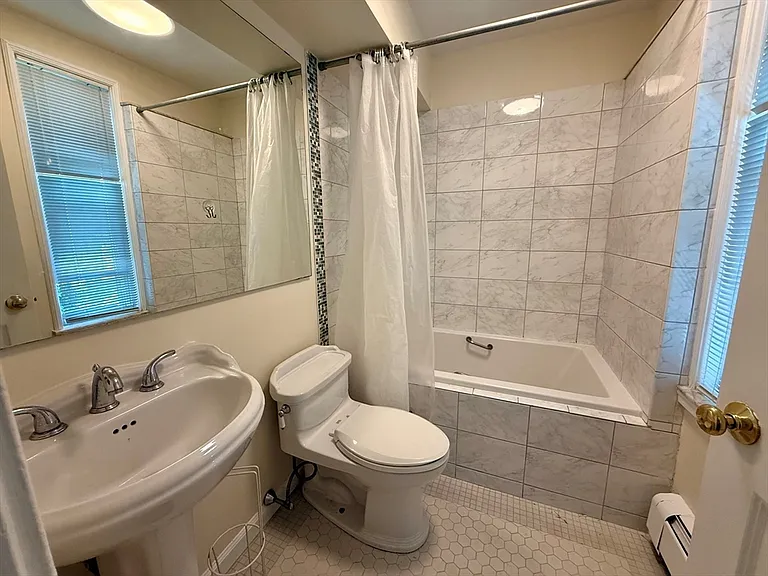 40 Chestnut St #1 — Photo 10
