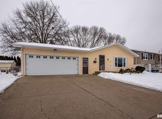 2117 Pinefield St, Muscatine, IA 52761