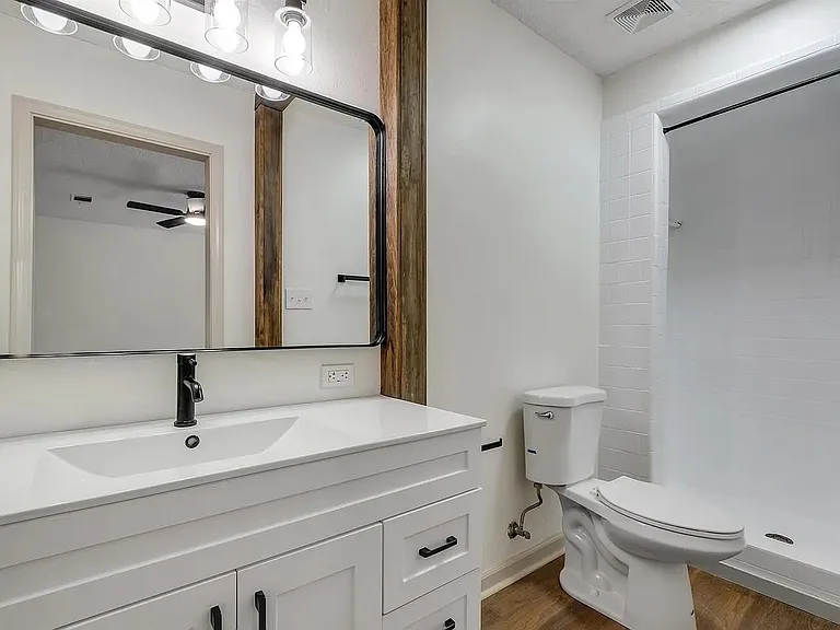 1825 Sherwood Dr — Photo 13