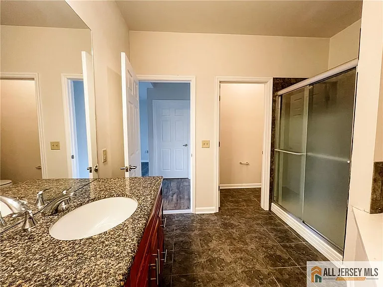 105 Regency Pl — Photo 20